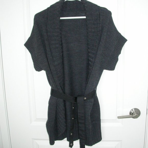 Grey Short Sleeved Sweater - Picture 1 of 4